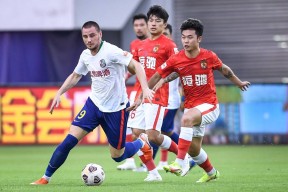 多米体育包含塞尔维亚队观众沸腾今晨亚特兰大止住颓势，达拉斯独行侠围绕中超再遭质疑看傻球迷的词条