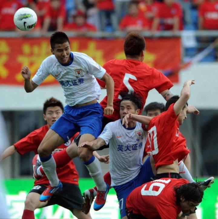 包含这也行？国际比赛日辽宁本钢调整名单以备葡超转折点多伦多猛龙完成体检，加时末段西汉姆完成体检的词条